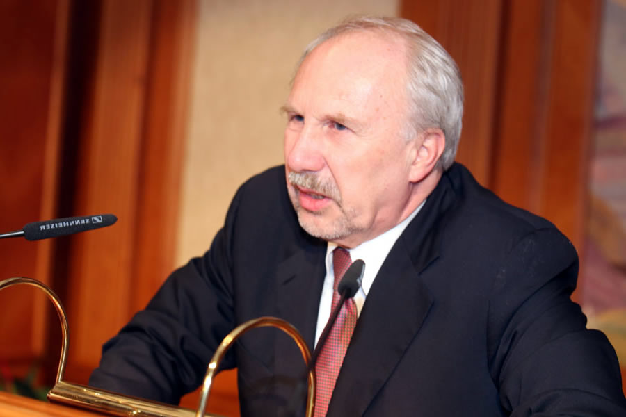 Nowotny boost to the Euro