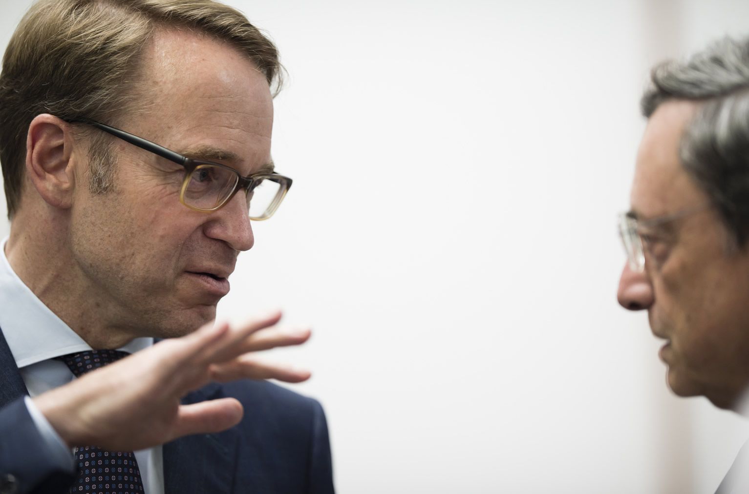 Euro-to-Dollar Rate in Sudden Overnight Surge, Weidmann Makes the Case ...