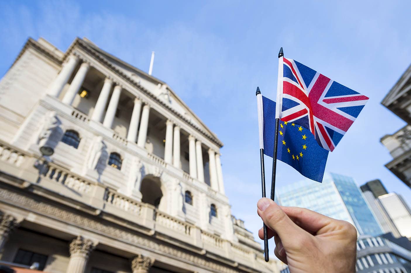 Bank of England to influence GBP/EUR trade