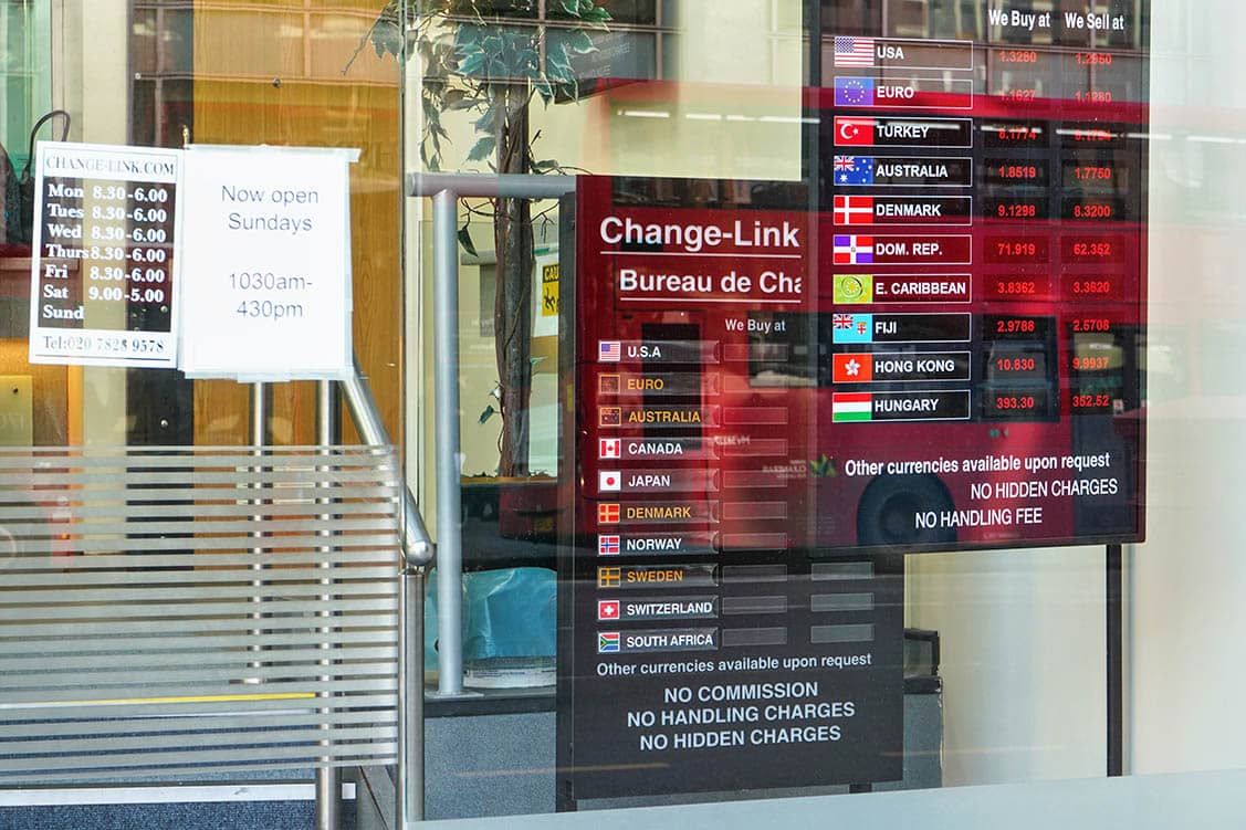 Buying foreign exchange London