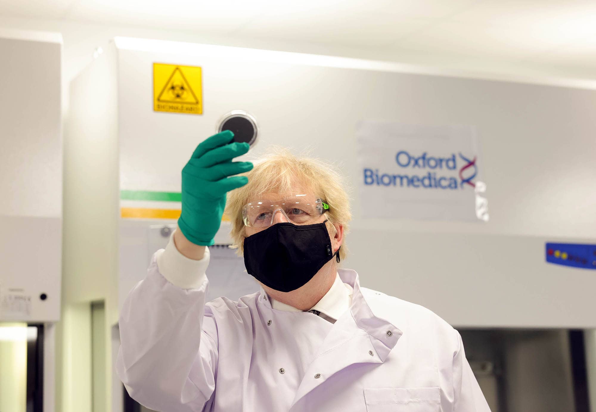 Johnson visits Oxford Biomedica