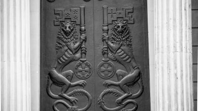 Pound Risks Weakness as Bank of England Tipped to Reject Rate Hike Bets