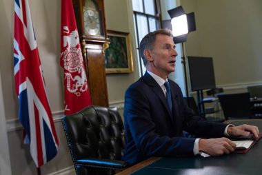 Hunt announces reversal of tax cuts