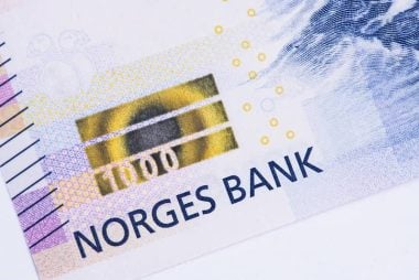 Krone Sinks after Norges Bank says Ready to Ease Back on Rate Hikes