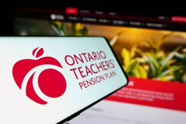 Canadian Dollar Poised for Gains on Pension Fund Hedge Rethink