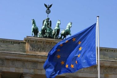 Euro to Dollar Week Ahead Forecast: Eyes Further Gains but Risks Setback