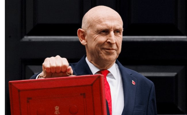 Pound Sterling Slides in Wake of Budget