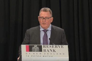 New Zealand Dollar Advances as RBNZ Nears a Pause