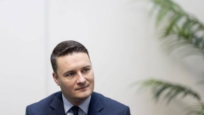 Streeting Moves: A Binary Leadership Trade for Pound Sterling