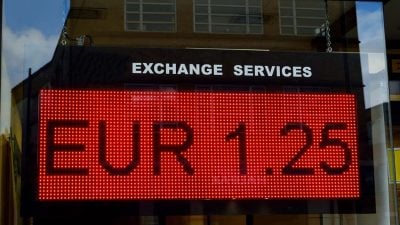 Pound-to-Euro Consensus Forecast Points to Ongoing Weakness