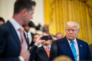 Pound-to-Euro Boosted by Trump's Trade War Setback