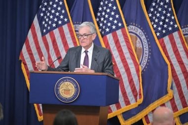 Trump's Battle With the Fed Firms the Pound-Dollar Recovery