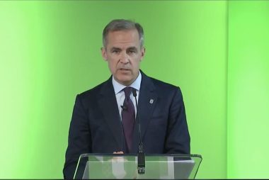 British Pound Edges Higher after BoE's Carney Keeps Hopes of an August Rate Hike Alive