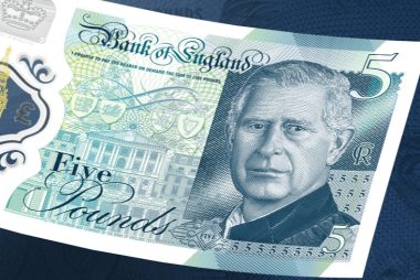 Pound Sterling Retreats as Bank of England Prepares to Step Down a Gear on Rate Hikes