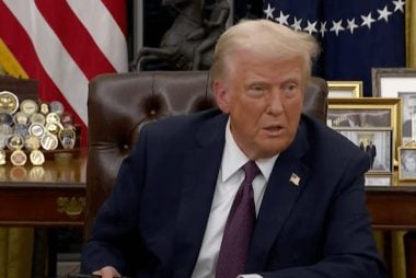 Pound Sterling Drops Against Dollar After Trump's Tariff "Power Play"
