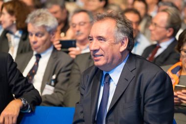 Euro Faces Renewed French Political Risks