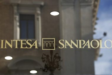 Intesa Sanpaolo downside risks to the Pound-Dollar exchange rate