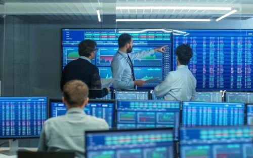 Pound Forecast to Fall Notably Against Dollar by Mizuho