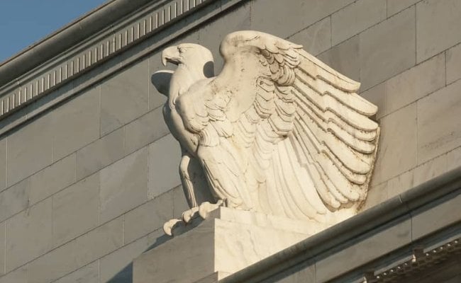 Dollar to Weaken in 2027 if an AI Bust Forces the Fed to Cut