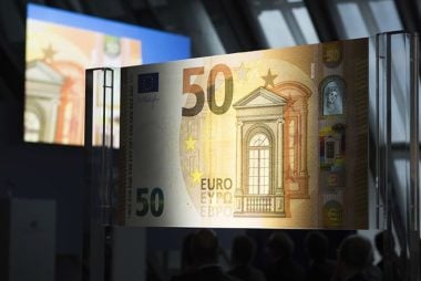 Euro / Dollar Forecast: 'Spinning Top' Hints at Potential for Uptrend's Reversal