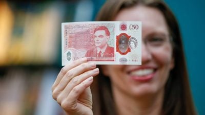 Pound Sterling in Mixed Fortunes Against Euro and Dollar on Surging Bond Yields and Jobs Report