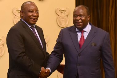 South African Rand Outperforms as Budget Looms but 14.40-to-15.40 Range Seen Holding