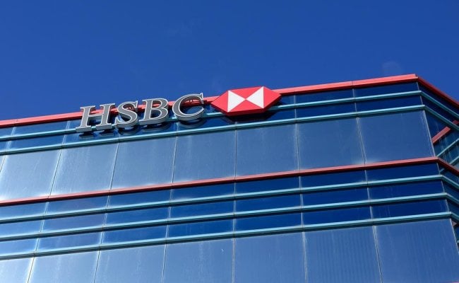 HSBC Eyes More Pound Sterling Weakness