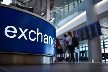 Airport currency exchange 
