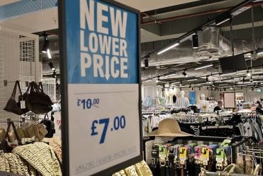 Pound Sterling Drops Against Euro and Dollar on Temporary Inflation Undershoot