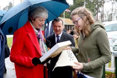 May Faces Crushing 200 MP Defeat on Brexit Deal