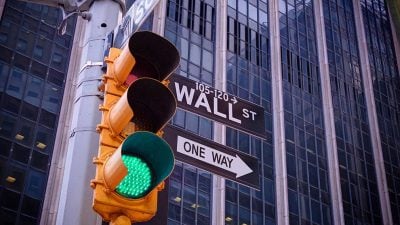 Pound-to-Dollar Boost as Tech Earnings Lower Urgency of Fed Hikes