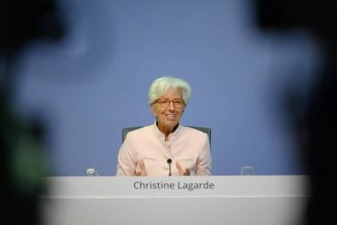 Euro in the Red against Dollar after Lagarde Signals Fresh Stimulus is Coming