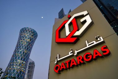 Dollar Cools Despite Gas and Oil Prices Surge