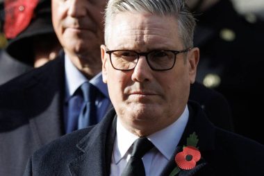 Pound Hits New Lows as Starmer Feels the Heat