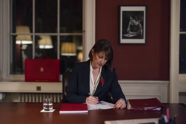 Pound Sterling Shows Nerves Ahead of Budget