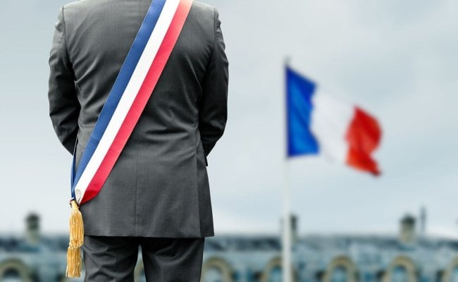 Euro-Dollar Defies Franco-German Spread Widening to 15-year High